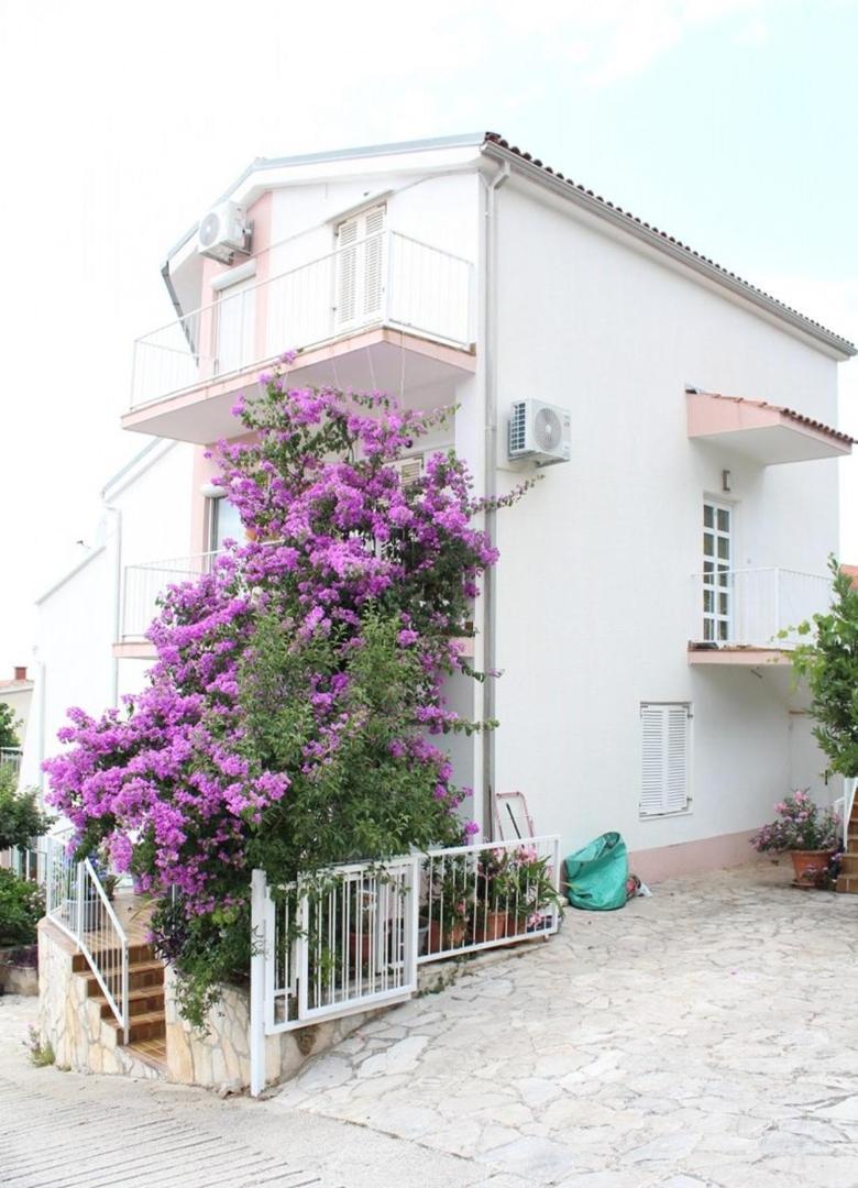 Apartment Bajuti Primošten المظهر الخارجي الصورة